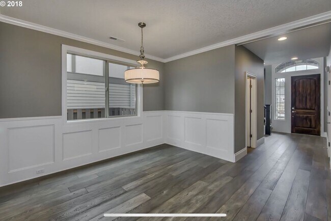 Foto del edificio - Stunning Executive Home in Cedar Mill/Beth...