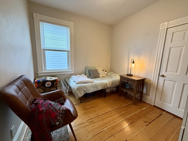 Bedroom 2 - 54 Barton St