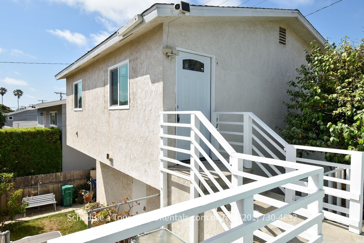 Primary Photo - Remodeled 1 Bedroom, 1 Bath Apartment