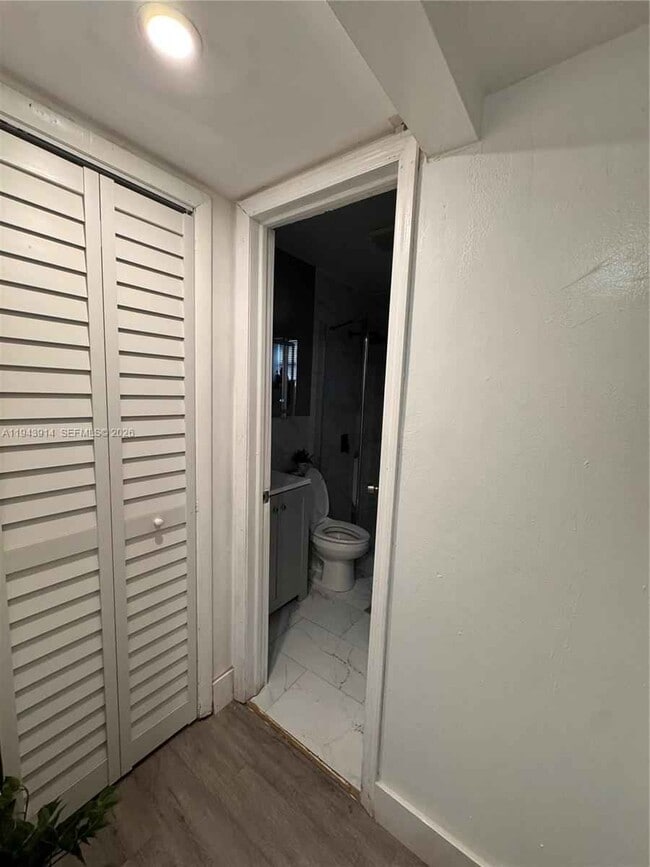 Building Photo - 5721 SW 41st St