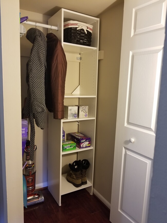 Linen closet with built-ins - 11627 Stoneview Sq