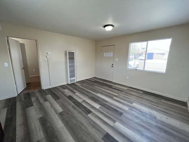 Building Photo - 3595