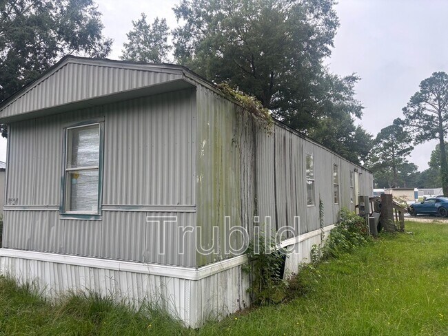 Building Photo - 23 Somerset Dr