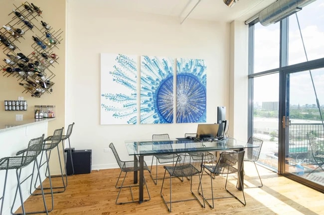 Building Photo - 1224 W Van Buren St