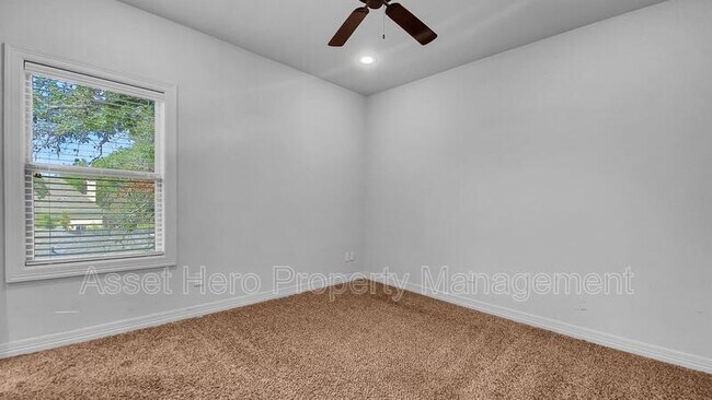 Foto del edificio - 316 Fairway Dr