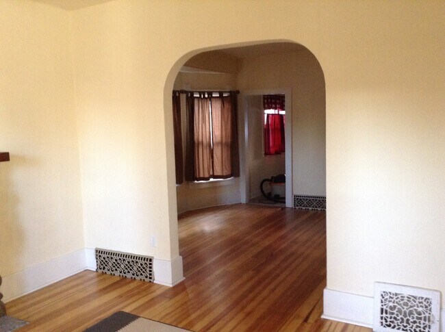 Foto del edificio - 1208 W 31st St