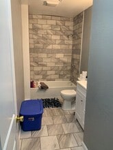 Building Photo - 903 E Carson St