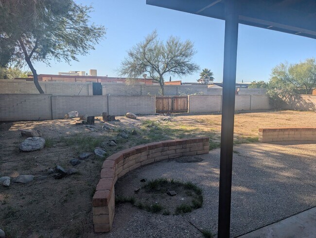 Building Photo - East Side Home for Rent