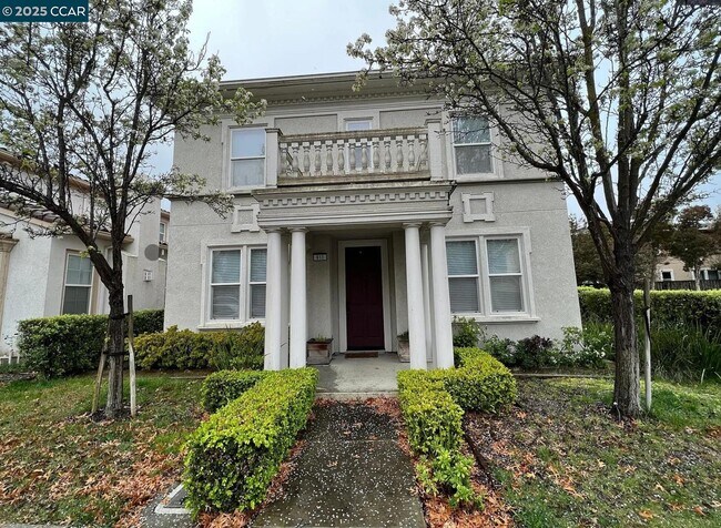 Foto del edificio - 911 Madrone Ave