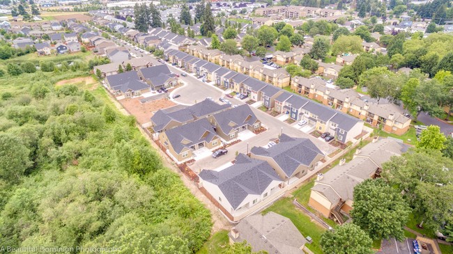 Foto del edificio - Willow Creek Townhomes