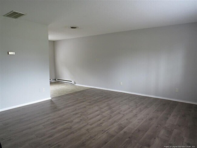 Building Photo - 2304 Barrington Cir
