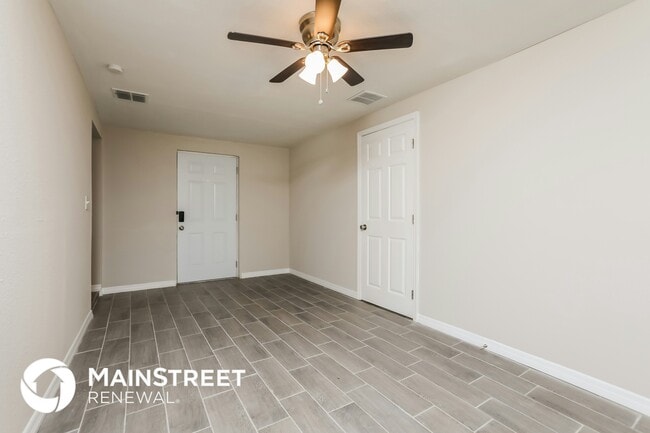 Building Photo - 913 Bethune Dr