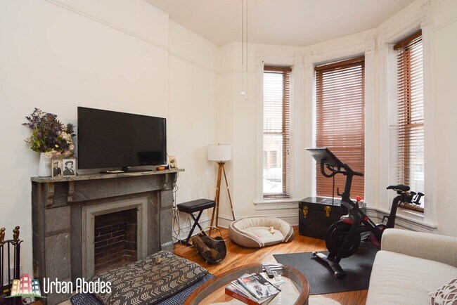 Foto del edificio - 2137 N Sheffield Ave