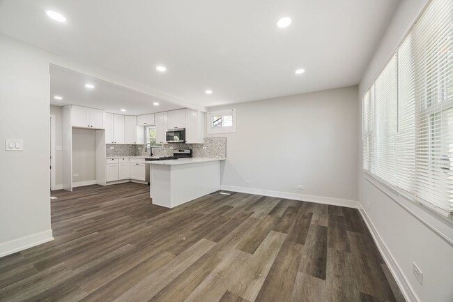 Foto del edificio - 16752 Artesian Ave