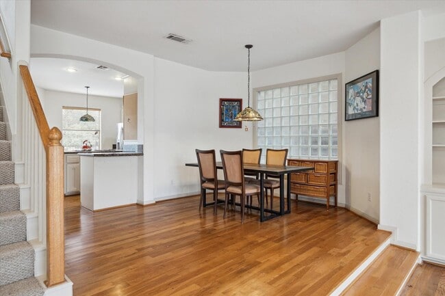 Building Photo - 6201 Taggart St