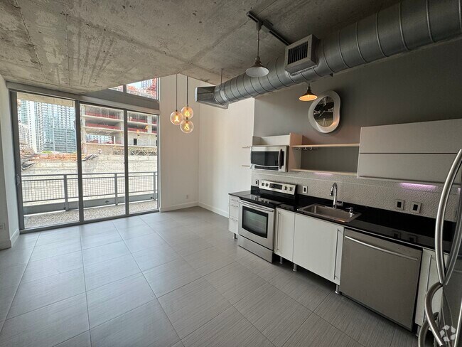 Building Photo - 690 SW 1st Ct
