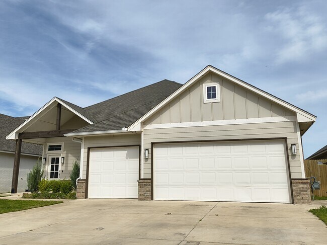 Foto del edificio - 2832 Wild Rose Ln