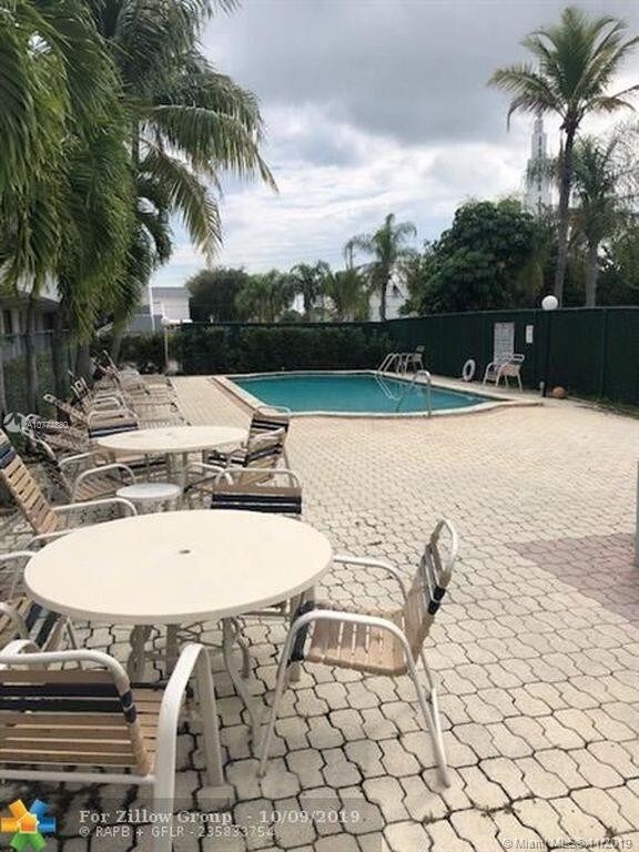 Foto del edificio - 2175 NE 56th St
