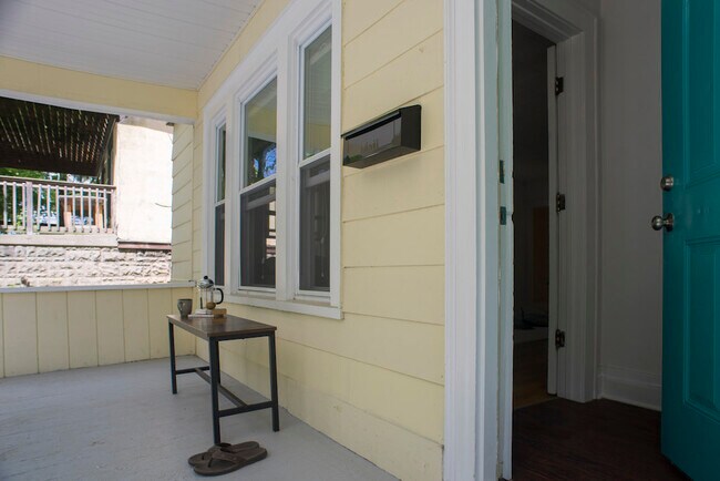 Fotografía del edificio - 705 Ackerman Ave