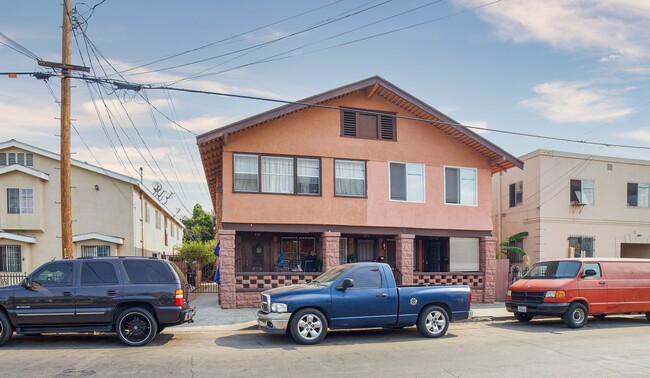 Building Photo - 229 E 30th St