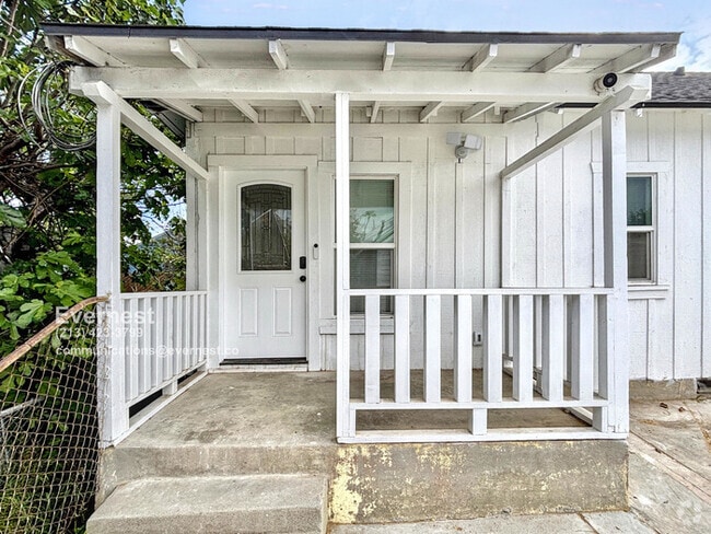 Building Photo - 3048 Guirado St
