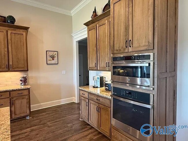 Building Photo - 26316 Woodfield Dr