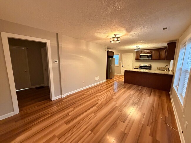 Foto del edificio - 3 Bed 2 Bath in Hapeville!