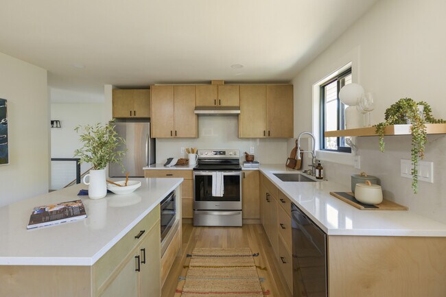 Foto del edificio - 3430 39th Ave W