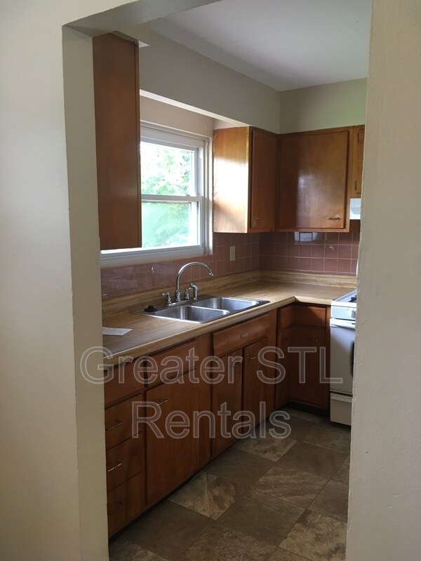 Foto del edificio - 6716 Howdershell Rd