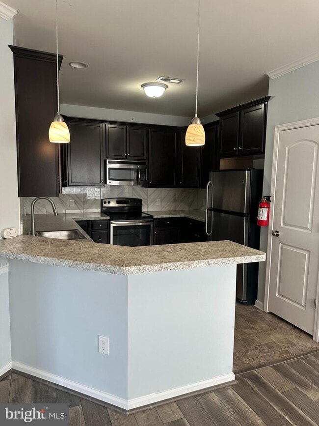 602 Van Gogh Ct, Monroe, NJ 08094 Room for Rent in Monroe, NJ