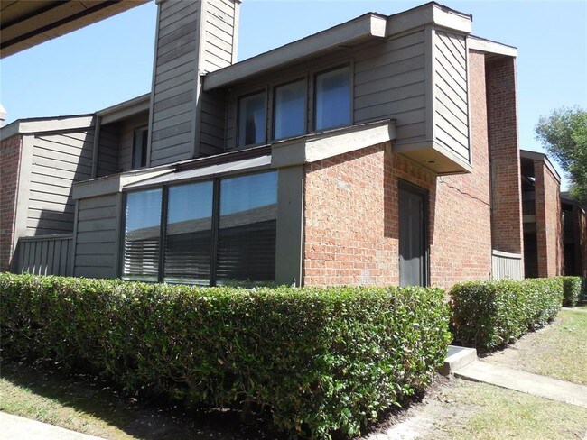 Foto del edificio - 9600 Royal Ln