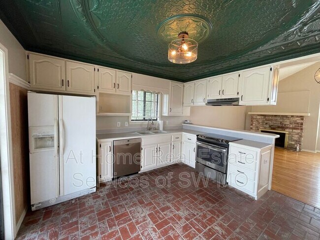 Foto del edificio - 3655 Cromwell Ln