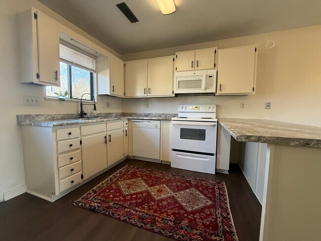 Building Photo - 1914 Waldens Edge