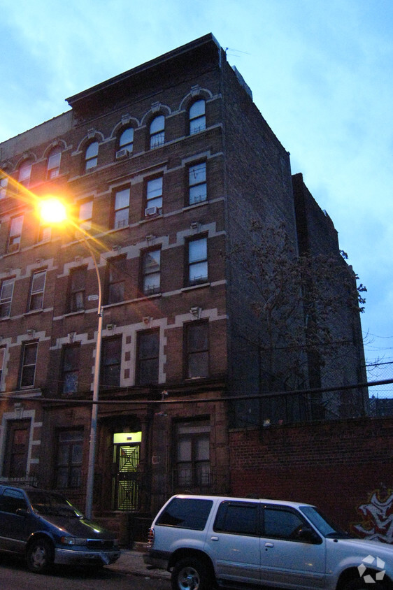Foto principal - 574 East 139th Street