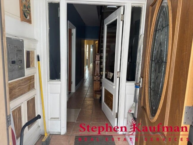 Building Photo - 2 bedroom in BRONX NY 10463