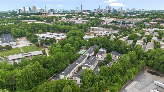 Foto del edificio - 1380 Stirling Cir NW