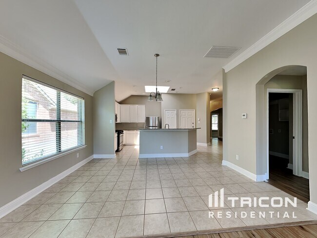 Building Photo - 202 Cox Dr