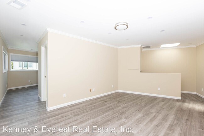 Building Photo - 2 br, 1 bath House - 12 Day Street