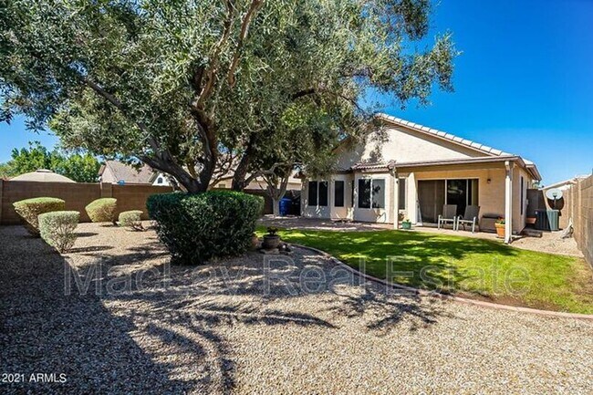 Foto del edificio - 213 W Caroline Ln