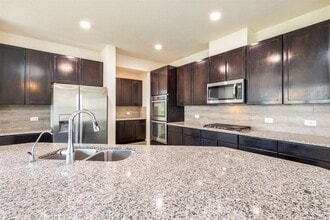 Building Photo - 15623 Hanover Breeze Ln