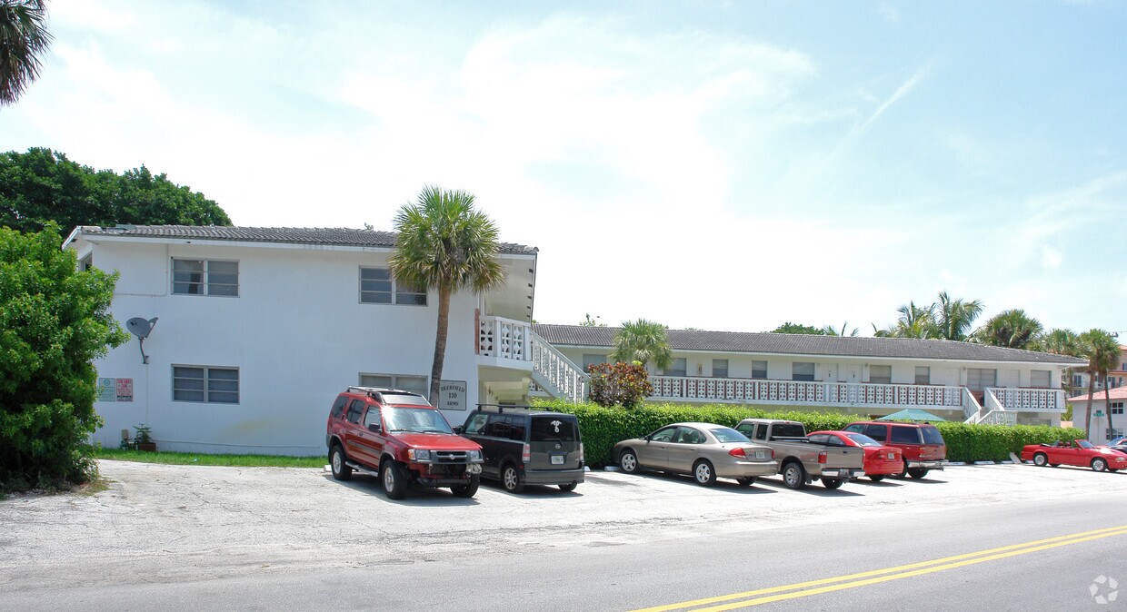 Primary Photo - Deerfield Apartments LLC