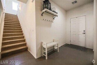 Building Photo - 6427 Holland Hills St