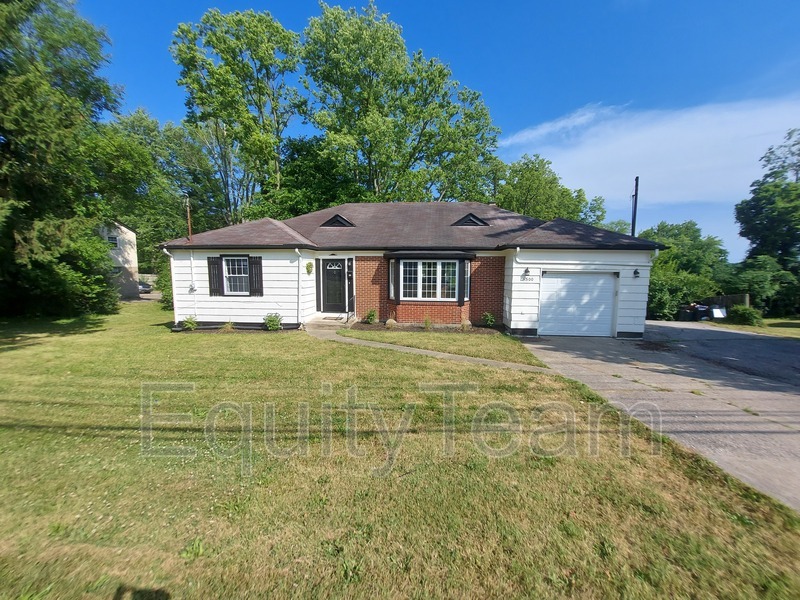 Primary Photo - 5500 Kennedy Ave