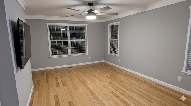 Foto del edificio - Fantastic Location & Price