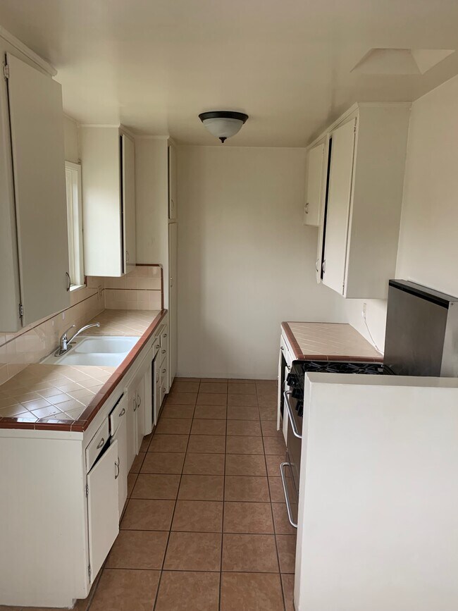 Cocina - 10941 Culver Blvd