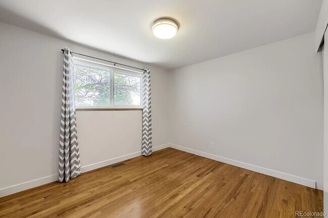 Foto del edificio - 1640 Buchtel Blvd S