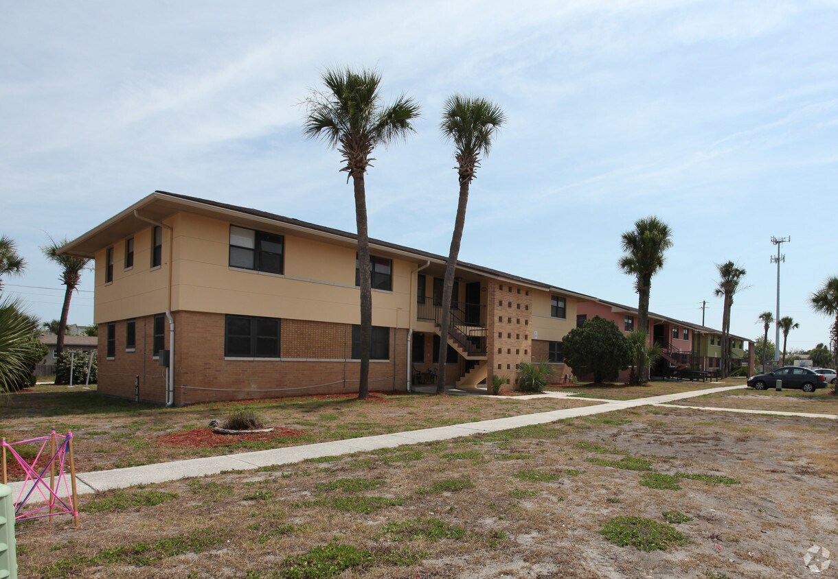 Foto principal - 831 1st Ave S