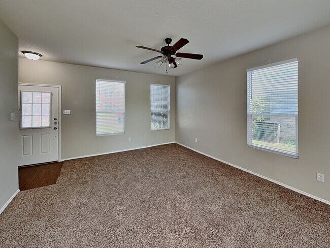 Foto del edificio - Spacious Two-Story Living with Loft, Luxe Primary Suite & Entertainer’s Backyard!