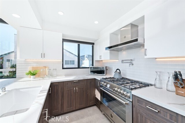 Foto del edificio - 500 E Balboa Blvd