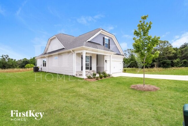 Building Photo - 905 Birchcrest Way